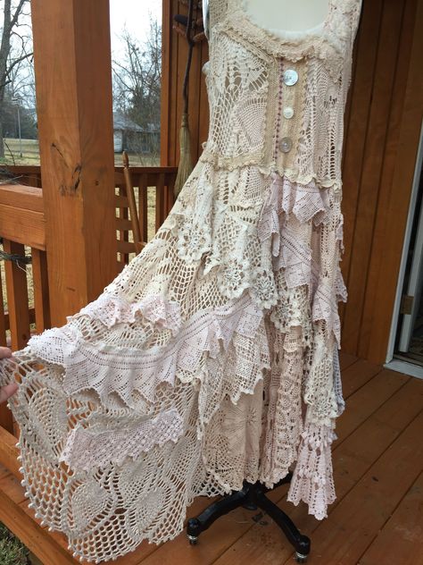 Doily Clothing, Repurposed Linens, Shabby Chic Clothing, Chic Dress Style, Shabby Chic Outfits, Doily Dress, Shabby Chic Dress, Shabby Chic Clothes, Patch Dress