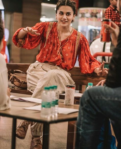 Bohemian Tomboy Style, Tapsee Pannu Style, Indian Tomboy, Jaipur Outfits, Indian Street Style, Boho Winter Outfits, Boho Wear, Taapsee Pannu, Casual Indian Fashion