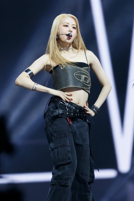 Yunjin Performing, Diesel Fashion, Huh Yunjin, Strap Bodysuit, Fur Leather Jacket, Embellished Denim, Skirt Belt, Fashion Sale, Stage Outfits