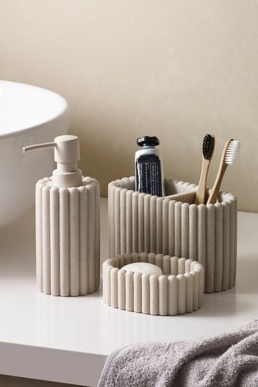 Japandi Bathroom Accessories, Storage Aesthetic, Sleek Bathroom, Drukarka 3d, Scandinavian Bathroom, Bathroom Tray, Cerámica Ideas, Round Tray, Apartment Decor Inspiration