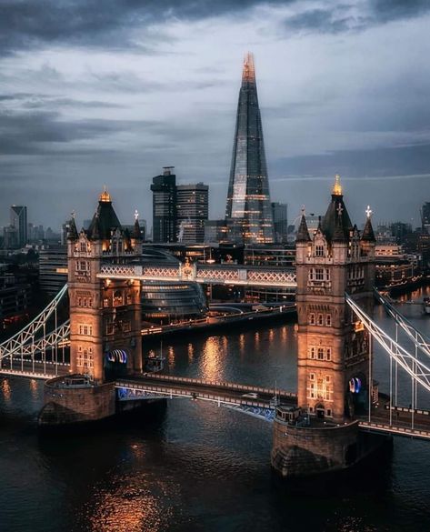 London Life Aesthetic, London Dreams, Bridge Photography, Tower Bridge London, Magical Night, Beautiful London, London Aesthetic, London Architecture, Night Shot