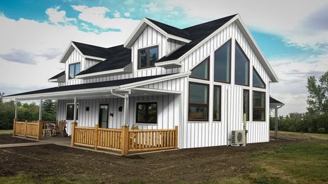 9 White Metal Siding Ideas - Tru Log Siding White Steel Siding Exterior House, White Metal Siding, Classic Farmhouse Exterior, Metal Siding House, Siding Choices, Siding Styles, Siding Ideas, Steel Siding, White Siding