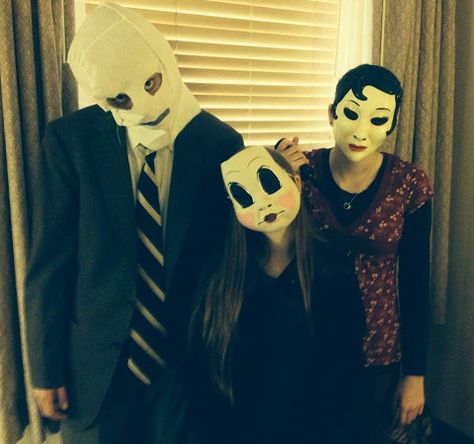 The Strangers Haunting Photography, Horror Cosplay, The Strangers, Movie Bloopers, Horror Costume, Scary Movie Characters, Slasher Film, Classic Horror Movies, Halloween Costumes Makeup