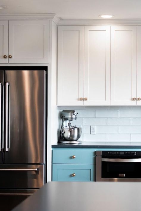 Add a touch of spring to your cooking with fresh ingredients and vibrant colors.💐 📸 via Instagram: @ devanroseinteriors Tap to explore ZLINE Microwave Drawers! Zline Microwave, Otr Microwave, Kitchen Suite, Microwave Drawer, Stainless Steel Microwave, Microwave Ovens, Built In Microwave, Cooking Classy, Oven Range