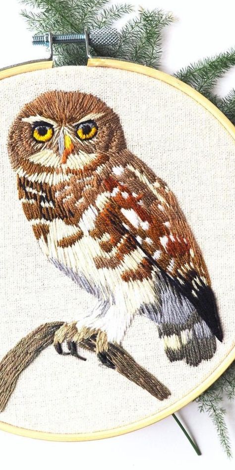 Embroidered Owl, Nova Art, Owl Embroidery, Long And Short Stitch, Crazy Quilts Patterns, Embroidery Tshirt, Embroidered Bird, Punch Needle Embroidery, Thread Painting