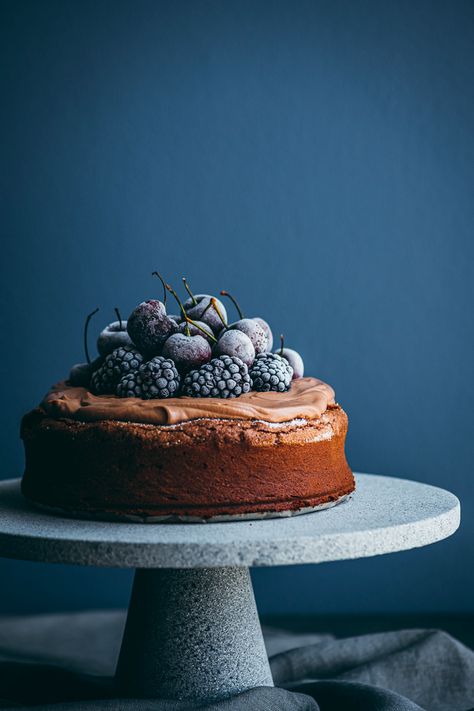 Tahini Cake, Chocolate Tahini, Lemon Ricotta Cake, Food Photography Dessert, Roman Food, Chocolate Garnishes, Gluten Free Chocolate Cake, Dessert Photography, Famous Recipe