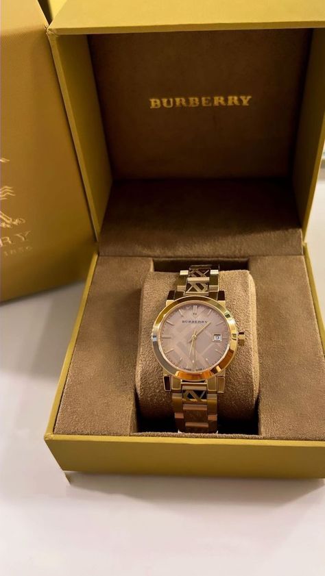 Watches Snapchat Story, Fake Gift Snap, Watch Gift Snapchat Story, Fake Gifts Story, Jóias Body Chains, Fake Gifts, Shopping Pictures, Pretty Watches, Classy Watch