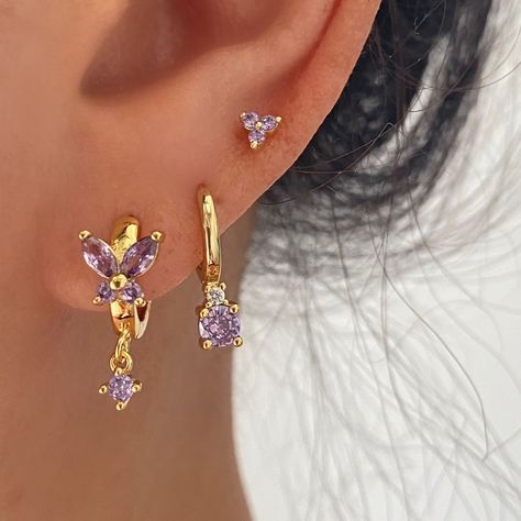 Three Piercing Set, Triple Stud Earrings, Pretty Helix Piercing, Pink And Gold Earring Stack, Purple Earring Stack, Earrings 3 Holes Ideas, Green Earring Stack, Gold And Purple Jewelry, Third Hole Ear Piercing