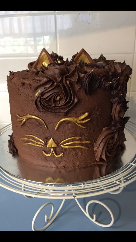 Chocolate Cat Cake Rectangle Chocolate Cake Design, Cat Chocolate, Kitten Cake, Birthday Cake For Cat, Chocolate Cat, 7th Birthday Cakes, Chocolate Cake Designs, 8 Inch Cake, Cute Baking