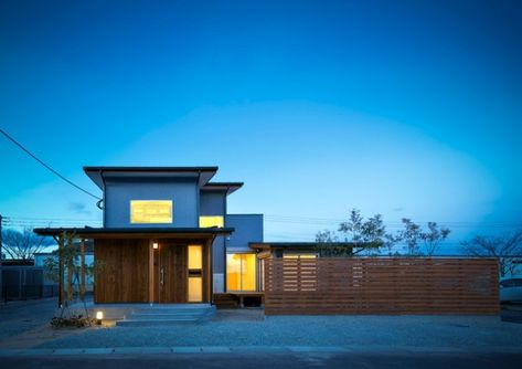 18 Marvelous Asian Home Exterior Designs You'll Fall In Love With Asian Home Exterior, Pole House, Japanese Home Design, Modern Asian, M Design, Asian Homes, Home Exterior, Japanese House, Asian Style