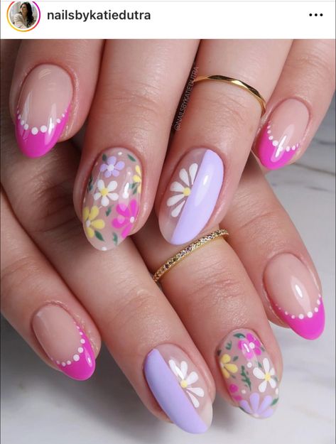 Retro Nails, Nail Design Inspiration, Floral Nail Art, Round Nails, Nail Polish Art, Summery Nails, Cute Gel Nails, Glam Nails, Manicure Y Pedicure