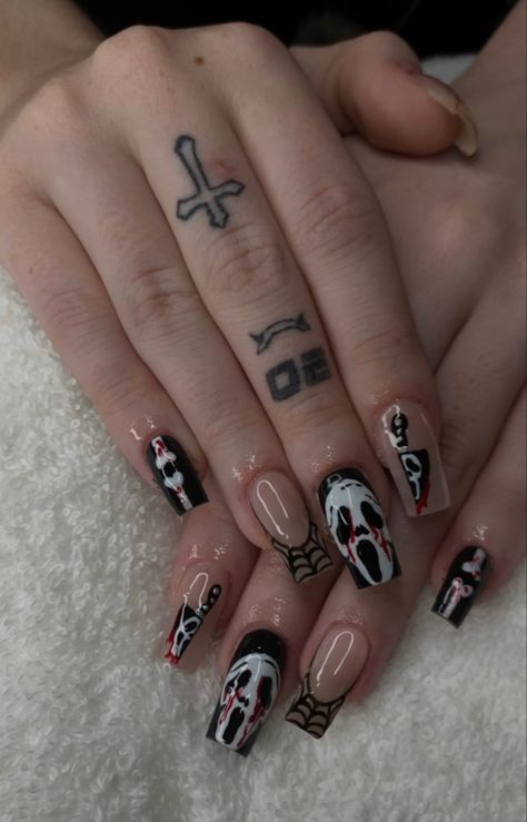 Emo Nails Coffin, Simple Ghost Face Nails, Ghost Face Nails Short, Nail Art Emo, Emo Nails Ideas, Emo Short Nails, Short Emo Nails, Emo Nail, Emo Nail Art