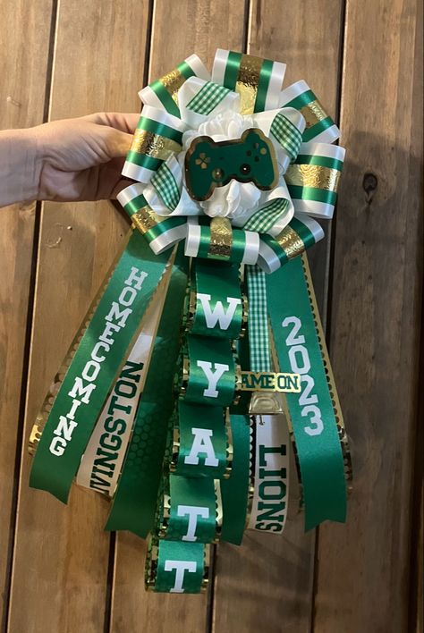 Homecoming Garders For Boys, Garter Mums Homecoming For Boys, Homecoming Gaters, Boy Mums Homecoming, Garders Homecoming, Hoco Garter, Homecoming Garters For Guys, Garters Homecoming For Guys, Homecoming Garter