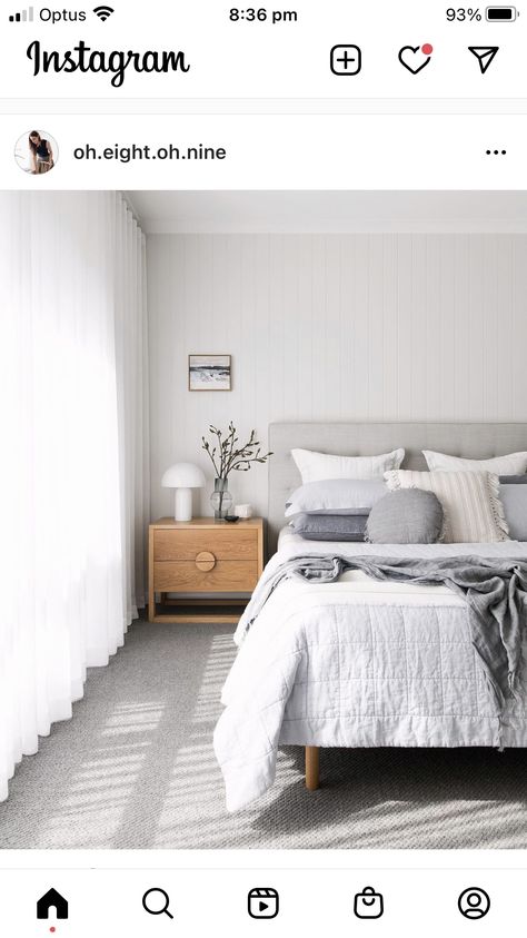 Guest Bedroom Ideas Grey Carpet, Scandinavian Minimal Bedroom, Minimalist Bedroom Carpet Floor, Scandinavian Bedroom Master Suite, Master Bedrooms Grey Carpet, Art For Grey Walls, Light Grey Bed Bedroom Ideas, Light Gray Carpet Bedroom, Bedroom Decor Grey Carpet