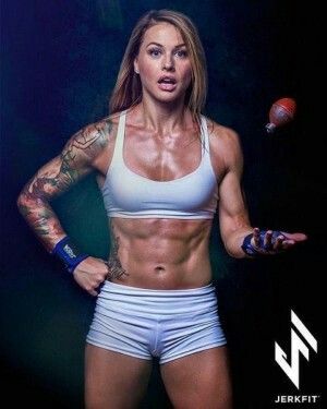 Crossfit Body, Christmas Abbott, Girl Gym Workouts, Female Bodybuilder, Ripped Girls, Story Of The World, Hot Fitness, Fitness Transformation, Fit Chicks