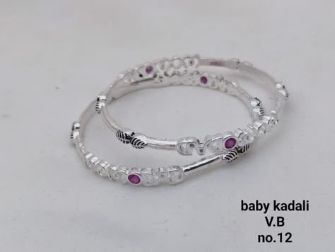 Silver Bracelet For Baby Girl, Silver Bangles Design For Women Indian, Silver Kada Women, Ganesh Jewellery, Gold Band Bracelet, Baby Jewelry Gold, Trendy Silver Jewelry, Kids Bangles, Kids Gold Jewelry