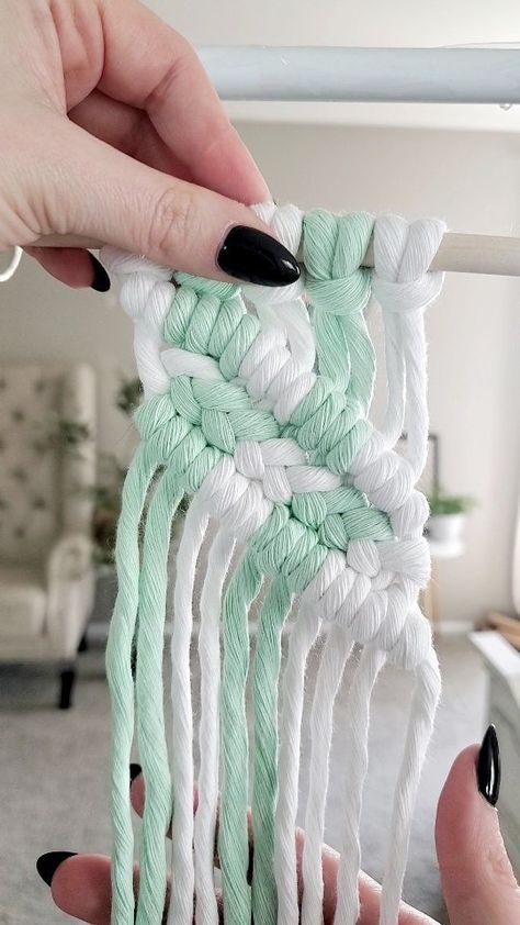 Diagonal Braid, Knot Tutorial, Rope Macrame, Macrame Thread, Macrame Home Decor, Fiber Art Quilts, Beginner Crochet Tutorial, Knots Tutorial, Crystal Home Decor