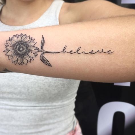 Believe Tattoo, Tatuaje Cover Up, Tattoo Sunflower, Wörter Tattoos, Fonts Ideas, Believe Tattoos, Molecule Tattoo, Bone Tattoo, Sunflower Tattoos