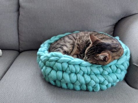 Chunky Yarn Cat Bed, Free Crochet Pattern, Jumbo Yarn, Tutorial, Pet Bed, Dog Bed, DIY, Handmade Crochet Cat Bed Pattern, Cat Bed Pattern, Diy Cat Bed, Crochet Cat Bed, Crochet Bowl, Jumbo Yarn, Free Yarn, Crochet Cat Pattern, Super Chunky Yarn