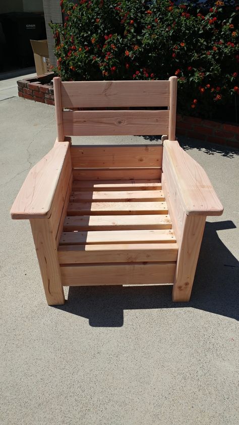 Modern Outdoor Chair, Pallets Outdoor, Diy Modern Furniture, Used Outdoor Furniture, Rustic Outdoor Furniture, Painting Wooden Furniture, Modern Outdoor Chairs, Outdoor Furniture Chairs, Outdoor Furniture Plans