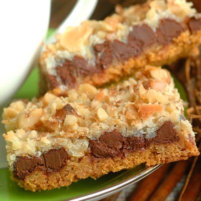 These quick and easy Outrageous Cookie Bars are a perfect treat for a brown-bag lunch or a snack. Toll House, Cookie Bar Recipes, Brownie Bar, Graham Cracker, Breakfast Treats, Sweets Treats, Dessert Bars, Cookie Bars, Stick Of Butter