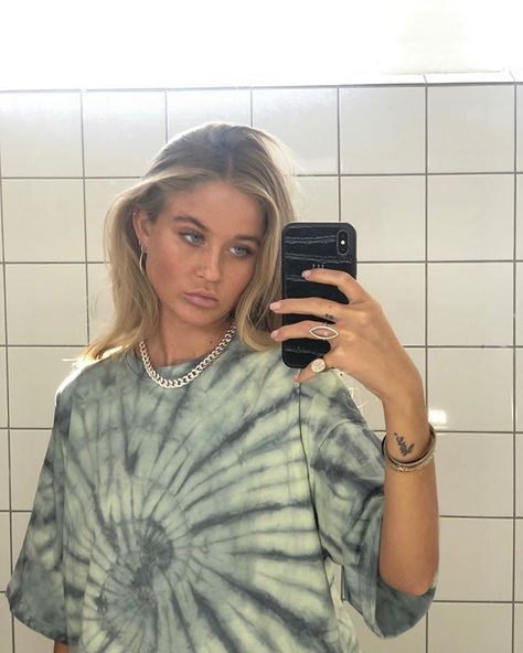 Josefine H J, Outfit Leather Jacket, Same But Different, Tie Dye Fashion, Estilo Hippie, Tie Dye Outfits, Grunge Outfits, Primavera Estate, Fashion Killa