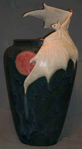 Cool Things To Do With Clay, Abstract Ceramic Art, Cool Vases, Pottery Bats, Goth Ceramic Art, Bat Ceramic Pottery, Goth Clay Sculpture, Bat Mug Pottery, Bat Sculpture Polymer Clay