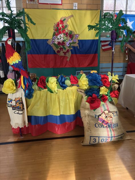 Columbian Party Decorations, South America Party Decorations, Colombian Independence Day, Colombia Party, Hispanic Heritage Month Activities, Diy Father's Day Crafts, Colombian Culture, America Party, World Thinking Day