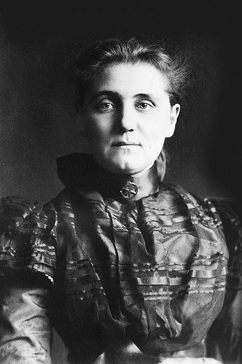 Jane Addams (1860-1935): American pioneer social worker, sociologist and founder of the Women's League for Peace and Freedom. Society Problems, Jane Addams, Robert Duncan, Lgbt History, Lady Mary, Nobel Peace Prize, The First Americans, Great Women, Us History