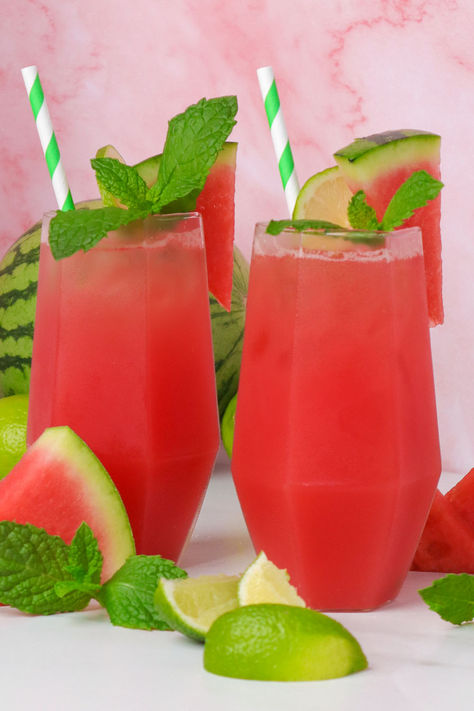 Looking for the perfect summer cocktail? Try this refreshing Watermelon Mojito recipe! Fresh watermelon, mint, and lime come together for a drink that’s light, sweet, and full of flavor. Whether you’re hosting a party or just need a cool drink for a warm day, this watermelon mojito is easy to make and guaranteed to be a hit. Save this pin and mix up your new favorite cocktail! Resep Mojito, Mojitos Recipe, Watermelon Mojito Recipe, Mojito Recept, Watermelon Cocktail, Watermelon Mojito, Watermelon Mint, Fancy Cocktails, Mojito Recipe