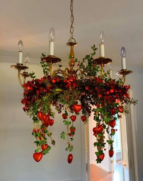 Black And White Valentine Decor, Valentine’s Crafts, Valentines Fireplace Decorations, Valentine Centerpieces Elegant, Valentines Day Decorations Restaurant, Valentine Front Porch Ideas, Valentines Day Outdoor Decorations, Valentine’s Day Tree Ideas, Valentine’s Day Tablescape