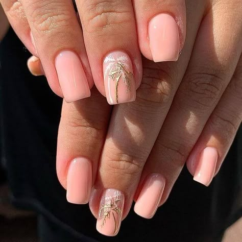 Acrylic Nails Vacation Beach, Palms Nails Design, Subtle Tropical Nails, Gold Palm Tree Nails, Palm Nail Art, Pink Palm Tree Nails, Classy Beach Nails, Beach Vacation Nail Ideas, Tree Nail Art Designs