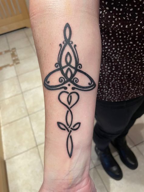 Tattoos For Women Celtic, Mother Son Tattoo Ideas, Celtic Mother Tattoos, Neck Tats, Virgo Tattoo Designs, Feminist Tattoo, Celtic Knot Tattoo, Life Plans, Celtic Cross Tattoos