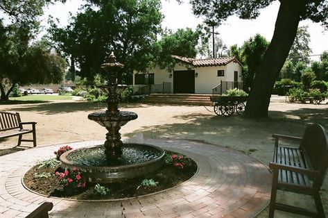 Host your event at Tarzana Community & Cultural Center in Tarzana, California (CA). Use Eventective to find event, meeting, wedding and banquet halls. Tarzana California, Ca History, Wedding Halls, Spanish Style Homes, Woodland Hills, Wedding Hall, Outdoor Venues, Cultural Center, Party Venues