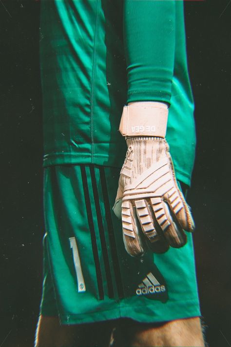 DDG Soccer Goalkeeper Aesthetic, Goal Keeper Aesthetic, Soccer Goalie Aesthetic, Goalkeeper Aesthetic, Baltimore Accent, Keeper Gloves, Soccer Gloves, Football Poses, British Football