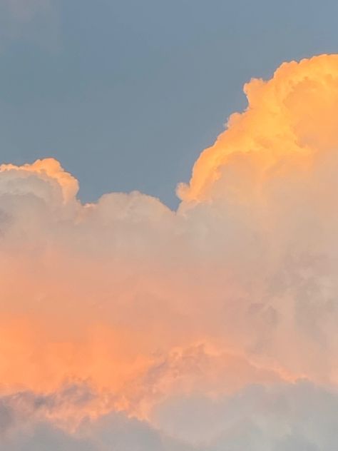 Clouds are so fluffy Fluffy Clouds Aesthetic, Environment Inspiration, Clouds Aesthetic, Yellow Cloud, Pretty Skies, Art Process, Fluffy Clouds, Aesthetic Things, Pretty Sky