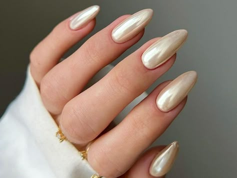 Vanilla Chrome Nails, Chrome Manicure, Emerald Nails, Modern Nails, Pearl Nails, Metallic Nails, Hot Nails, Dipped Nails, Chrome Nails