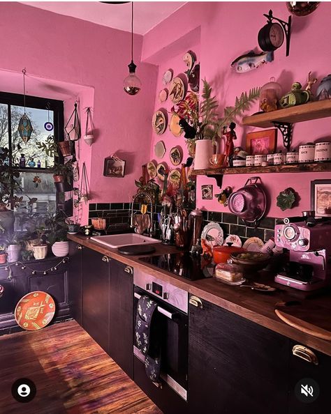 Pink Goth Interior Design, Pink Goth Kitchen, Pink Witchy Room, Pink Goth Decor, Pink Goth Bedroom, Pink Goth Room, Goth Interior Design, Punk House, Romantic Kitchen