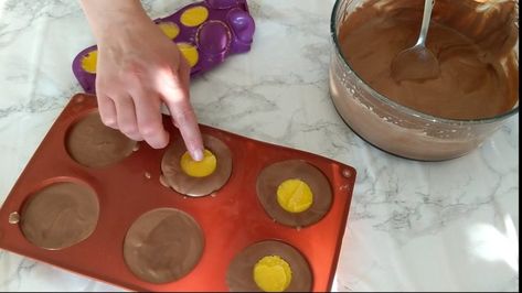 Chocolate Domes, Chocolate Dome Dessert, Dome Desserts, Dacquoise Cake, Chocolate Mirror Glaze, Chocolate Dome, Cinnamon Cheesecake, Orange Mousse, Easy Chocolate Mousse