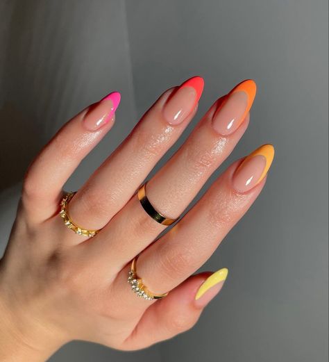 Nail Inspo Colored Tips, Almond French Color Tip Nails, Last Of Summer Nails, Summer Nails Beginners, Summer Nail 2024 Trends Orange, Minimal Vacation Nails, Summernails Summer Nail Ideas 2024, Pop Of Color Nails, Minimal Summer Nails