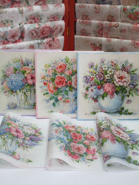 Decoupage On Canvas Diy, Canvas Decoupage Ideas, Decoupage For Beginners, Decoupage Napkins On Canvas, Decoupage Tutorial For Beginners, Napkin Decoupage On Canvas, Decoupage On Canvas Ideas, Decapodge Ideas Diy, Decoupage Ideas For Beginners