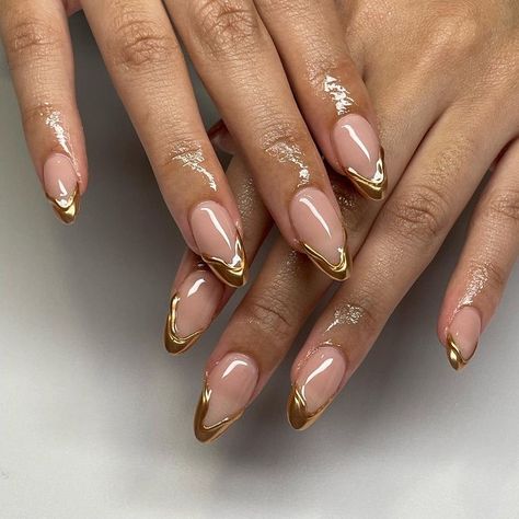 Simple Classy Fall Nails, Nail Art Designs Nude Colour, Good Nails Designs, Summer Nails Nude Colors, Fall Gold Nails, Nail Inspiration Chrome, Nail Art 2024, Nude Colour Nails, Summer Nude Nails