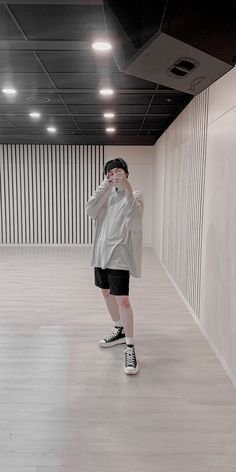 Yeonjun Dance Practice Outfit, Yeonjun Dance Practice, Txt Crackheads, Dance Practice Outfits Kpop, Txt Outfits, Converse Run Star Hike Outfit, Txt Outfit, Dance Practice Outfits, Dance Outfits Practice