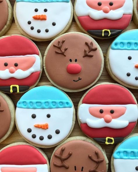 Orange Royal Icing, Clove Cookies, Royal Icing Designs, Icing Designs, Christmas Sugar Cookies Decorated, Halloween Cookie Recipes, Cute Christmas Cookies, Halloween Cookies Decorated, Icing Design