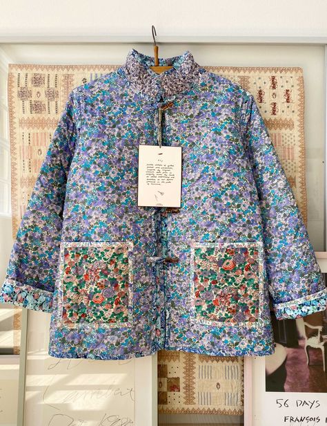 Quilted Clothing, Blue Quilt, Quilt Coat, Blue Words, Quilt Jacket, Patchwork Jacket, Blue Quilts, Funky Fashion, Quilted Coat