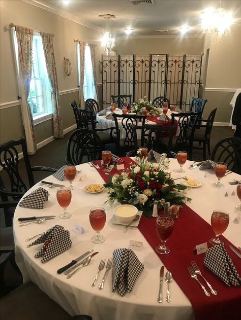 Alabama Themed Party, Razorback Centerpiece Party Tables, University Of Alabama Graduation Party, Alabama Grooms Table, Alabama Bed Party, Alabama Cakes, Grooms Table, University Of Alabama, Retirement Parties