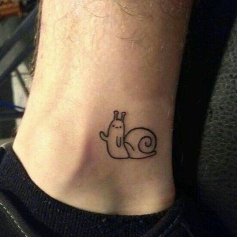 Minimal Inspiration, Snail Tattoo, Adventure Time Tattoo, Funky Tattoos, Tattoo Zeichnungen, Tattoos Geometric, Poke Tattoo, Funny Tattoos, Cartoon Tattoos