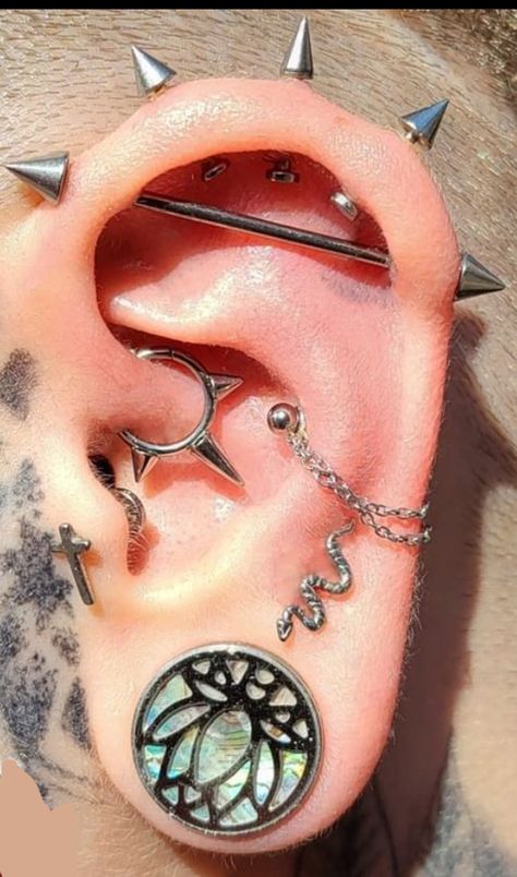 Punk Piercings Ears, Alt Ear Piercing Ideas, Ear Piercing Set Up Goth, Alternative Ear Piercings, Emo Ear Piercings, Cool Ear Piercings Punk, Spike Ear Piercing, Punk Ear Piercings, Piercing Ear Ideas