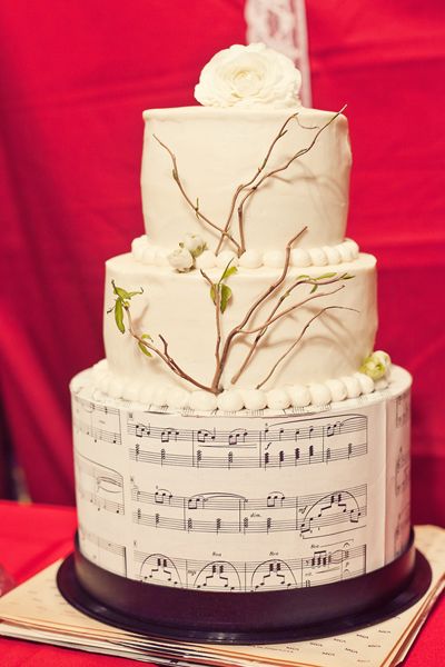 For the musicians and music lovers, a music themed wedding will do :) Music Wedding Cakes, Music Lovers Wedding, Bolo Musical, Sheet Music Wedding, Music Themed Cakes, Music Cakes, Music Cake, Music Themed Wedding, Themed Wedding Cakes