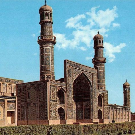 Afghanistan Architecture, Afghanistan Landscape, Beautiful Afghanistan, Famous Structures, Afghanistan Photography, Beautiful Mosque, Ancient Places, Mosque Art, Asian Architecture